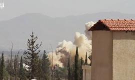 #شاهد| قصف جوي عنيف بالبراميل المتفجرة على مزارع بلدة خان الشيح بريف #دمشق