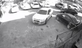 #شاهد
كيف قتل رئيس مجلس جولس في الداخل المحتل مواطن تهجم عليه في ساحة المجلس المحلي.