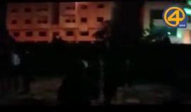 عشرات المستوطنين يقتحمون منطقة ضاحية بئر حرم الرامة في الخليل بحماية قوات الاحتلال ويزورون أحد الأماكن الأثرية.