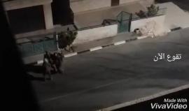#فيديو تعرض بلدة تقوع في بيت لحم فجر اليوم لاقتحام واسع من قبل قوات الاحتلال تخلله مداهمة منازل واعتقال 3 فتية فلسطينيين