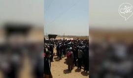 #فيديو رفع العلم الفلسطيني شرق رفح جنوب القطاع ضمن فعاليات مسيرة العودة