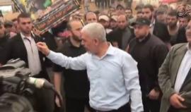 #فيديو رئيس حركة حماس في غزة يحيى السنوار على بعد 300 متر من السياج الحدودي شرق غزة يشارك المتظاهرين في فعاليات مسيرة العودة 

تصوير: ‏‎ALaa Mohsen‎‏