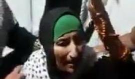 #شاهد
 والدة الشهيد عبدالله طقاطقة خلال استقبال جثمانه وتردد "فدا الأقصى عبدالله"
