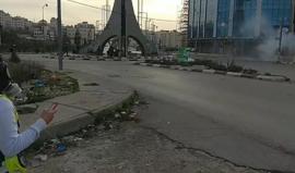 #مباشر استمرار المواجهات بين الشبان وقوات الاحتلال على المدخل الجنوبي لمدينة البيرة
