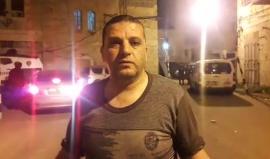 #شاهد
مستوطنون بحماية قوات الاحتلال يستولون على منزل لعائلة الزعتري قرب المسجد الإبراهيمي في #الخليل.
#تصوير رائد أبو رميلة