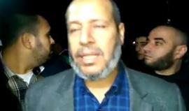 #شاهد : رئيس المكتب السياسي لحركة حماس إسماعيل هنية والقيادي خليل الحية لحظة وصولهم مجمع الشفاء الطبي بمدينة غزة لمتابعة جريمة قتل الأسير المحرر مازن فقهاء.