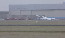 #شاهد طائرة ركاب على متنها 59 راكبًا تصبط بشكل خطير على مدرج مطار سكيبول في أمستردام قادمة من إدنبورغ