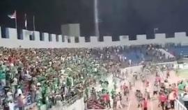 #شاهد  أحداث شغب في بطولة "الدرع" الأردني بين جمهوري فريقي الوحدات والرمثا عقب انتهاء المباراة التي جمعتهما أمس