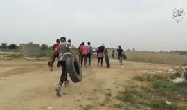 مشاهد حصرية ..
#شاهد فرحة المتظاهرين لحظة اجتيازهم السياج الفاصل شرق البريج وسط قطاع غزة والدخول للأراضي المحتلة عام 48 .