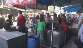 #شاهد | مركز حلب الإعلامي: ازدحام في أسواق #حلب بعد كسر حصار المدينة ودخول المواد الغذائية والخضروات للأسواق
تصوير: مصطفى الساروت