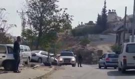 #شاهد قوات الاحتلال تقتحم محيط منطقة إقامة صلاة الجمعة، رفضا لسياسة هدم الاحتلال منازل المقدسيين، في بلدة سلوان جنوب المسجد الأقصى.