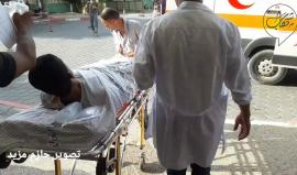 #شاهد | لحظة تحويل اصابة بطلق متفجر بالقدم من مستشفى شهداء الأقصى الى مستشفى الشفاء لإستكمال علاجه .