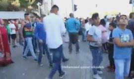 فيديو من هتافات المقدسيين في باب العامود بالقدس المحتلة أمس احتجاجا على اقتحامات المستوطنين

تصوير: محمد قاروط ادكيدك