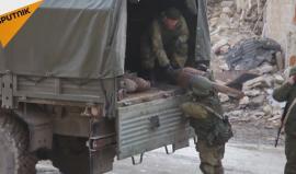 #شاهد .. الجيش الروسي ينتشر في #حلب لإزالة ما يقول أنها ألغام زرعها مسلحون .