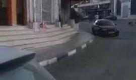 قوات الاحتلال تطلق الرصاص المطاطي وقنابل الغاز المسيل للدموع خلال مواجهات في بلدة العيزرية شرق القدس المحتلة، قبل قليل.