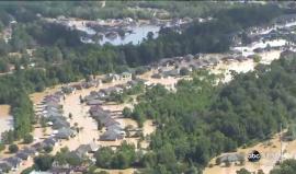 فيديو - ارتفاع عدد قتلى فيضانات لويزيانا الأميركية الى 6 أشخاص وإجلاء الآلاف إلى ملاجئ بعد فيضان الأنهار في جنوب هذه الولاية الأميركية نتيجت الأمطار الغزيرة