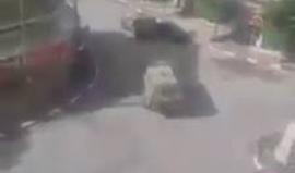 #شاهد  شبان يلاحقون قوات الاحتلال بالحجارة في مدينة سلفيت قبل قليل.
تصوير محمد شتية