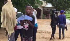 #شاهد إعصار "ماثيو" يضرب جزيرة هايتي مصحوبًا برياح سرعتها 230 كيلومترا في الساعة وأمطار غزيرة