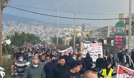 الفلسطينيون يتظاهرون في الداخل المحتل احتجاجا على تواطؤ الاحتلال مع العصابات الإجرامية