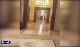 #شاهد| الرئيس التركي رجب طيب أردوغان يؤذن للفجر في جامع الأمة القريب من قصر الرئاسة بأنقرة الليلة الماضية.