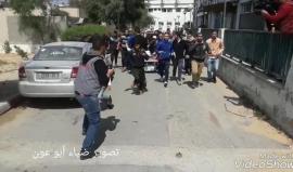 #شاهد وصول جثمان الشهيد أحمد أبراهيم عاشور عودة "19 عاما" سكان معسكر الشاطئ في مدينة غزة، والذي ارتقى برصاص الاحتلال في اعدائ على #مسيرة_العودة_الكبرى السلمية شرق غزة .