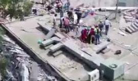 آثار الدمار في مدينة مكسيكو سيتي بسبب زلزال بلغت قوته 7.1 وأدى لمقتل 42 شخصا حتى الآن.