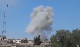 المعارضة تستهدف بالخراطيم المتفجرة آخر معاقل النظام في حي المنشية بدرعا