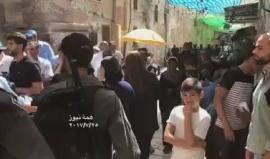قوات الاحتلال تطرد الصحفيين من محيط باب المجلس أحد أبواب #المسجد_الاقصى.