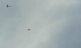 طائرات من نوع يوشن تلقي مساعدات غذائية لمدينتي كفريا والفوعة بريف إدلب