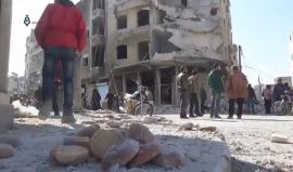 آثار الغارات الروسية التي استهدفت الأحياء السكنية في مدينة ادلب