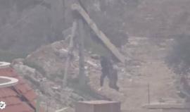 هروب عناصر من قوات النظام السوري خلال معارك مع الثوار على جبهة بساتين برزة شرقي دمشق