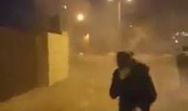 #شاهد
الشبان يستهدفون قوات الاحتلال في بلدة أبو ديس شرق القدس المحتلة.