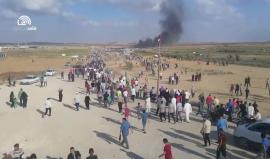 #شاهد : تايم لابس لتوافد الجماهير الفلسطينية إلى مخيم العودة شرق #غزة للمشاركة بمسيرات العودة الكبرى خلال #جمعة_من_غزة_للضفة