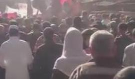 مظاهرت في حي الشعار بحلب خرجت تطالب الفصائل بالتوحد لمقاومة الحصار المفروض على المدينة