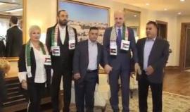 وزير الثقافة والسياحة التركي نعمان كورتولموش يستقبل الطفل الفلسطيني #محمد_الطويل المصاب بمتلازمة داون، والذي كان قد تعرض للاعتقال على يد قوات الاحتلال قبل نحو أسبوع بمدينة #الخليل.