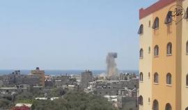 #فيديو طائرات الاحتلال تقصف موقع مالك التابع لسرايا القدس شمال غرب النصيرات وسط قطاع غزة بصاروخ استطلاع وآخر حربي

تصوير: Jaber Thabet