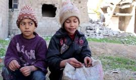 كبروا قبل أوانهم ... أطفال الغوطة ما بين العلم والعمل!