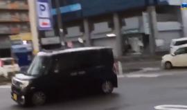 #شاهد ماذا فعل الاعصار المدمر في اليابان .. مركبات تتطاير!