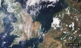 "من الأخضر إلى البني في شهر!".. هذا ما تظهره المقارنة التي أجرتها بعثة وكالة الفضاء الأوروبية "كوبرنيكوس سنتينل-3" لحال الغطاء النباتي قبل وبعد موجة الحر التي تضرب أوروبا والعالم

فيديو: European Space Agency