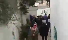 #فيديو اغلاق مكتب وكالة الأونروا في مخيم عايدة شمال بيت لحم، بسبب تقليص الخدمات
