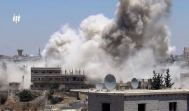 #عاجل | قوات النظام السوري تقصف بالبراميل المتفجرة وصواريخ الفيل حي طريق السد بمدينة درعا