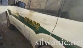 #شاهد | شبان يلقون زجاجات حارقة نحو مركبة لقوات الاحتلال اقتحمت العيسوية جنوب المسجد الأقصى .