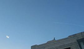 #شاهد النظام السوري ينشر فيديو للحظات انطلاق المضادات الأرضية لاعتراض صواريخ "اسرائيلية" في ريف حماة