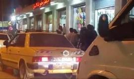 #شاهد 
قوات الاحتلال تطارد الشبان على مفرق طارق بن زياد في المنطقة الجنوبية لمدينة #الخليل.