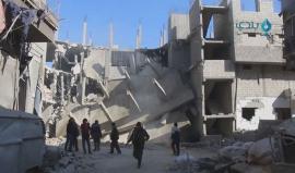 دمار جراء قصف جوي على القابون في دمشق