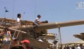 #شاهد | بمشهد تمثيلي .. شرطة الاحتلال تعدم فلسطينياً أمام تلاميذ أطفال