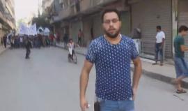 في ظل الحصار وحملة القصف المكثفة على المدينة ..
مظاهرة خرجت بـ #حلب تطالب بمجلس عسكري موحد للدفاع عن المدينة 
الاعلامي محمود أبو الشيخ