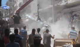 #سوريا: 13 شهيدا و18 جريحا في مجزرة أرتكبها الطيران الحربي التابع للنظام في مدينة #أريحا بريف #إدلب 
(مشاهد قاسية +18)