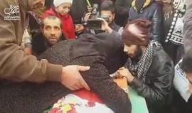 #شاهد وداع الشهيد "خالد بحر" في بلدة بيت امر شمال الخليل، حيث سلم الاحتلال جثمانه بعد احتجاز طويل