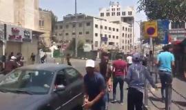#فيديو مواجهات مع الاحتلال في منطقة باب الزاوية بالخليل